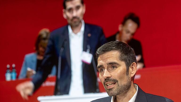 Außerordentlicher Parteitag SPD Rheinland-Pfalz - Sven Teuber ist zum stellvertretenden SPD-Landeschef gewählt worden. Außerordentlicher Parteitag SPD Rheinland-Pfalz - Sven Teuber ist zum stellvertretenden SPD-Landeschef gewählt worden.