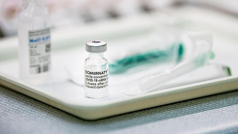 Der Impfstoff des deutschen Unternehmens Biontech und seines US-Partners Pfizer schützt einer neuen Studie zufolge auch vor der zuerst in Indien aufgetretenen Corona-Variante Delta. Der Impfstoff des deutschen Unternehmens Biontech und seines US-Partners Pfizer schützt einer neuen Studie zufolge auch vor der zuerst in Indien aufgetretenen Corona-Variante Delta.