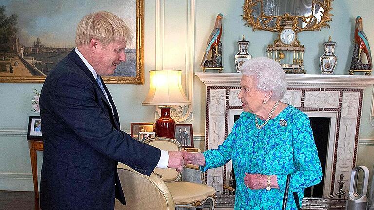 BRITAIN-POLITICS-EU-BREXIT - Königin Elizabeth II. von Großbritannien hat Boris Johnson zum neuen Premierminister ernannt. BRITAIN-POLITICS-EU-BREXIT - Königin Elizabeth II. von Großbritannien hat Boris Johnson zum neuen Premierminister ernannt.