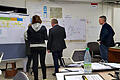 Lagebesprechung der Führungsgruppe Katastrophenschutz 2020       -  Lagebesprechung der Führungsgruppe Katastrophenschutz im Jahr 2020 mit Thomas Schoenwald (rechts), Landrat Thomas Bold (Mitte, von hinten) und weiteren Mitarbeitern. Das Foto stammt aus der Anfangszeit der Corona-Pandemie, als noch keine Masken getragen werden mussten.