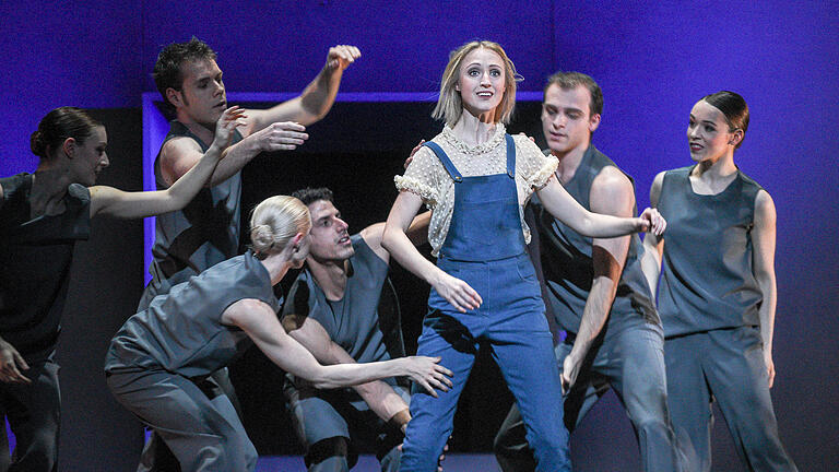 In der Spielzeit 2017/18 kommt als letzte Inszenierung von Anna Vita das Ballett 'Cinderella' zur Aufführung. Die Bilder entstanden während der Hauptprobe.
