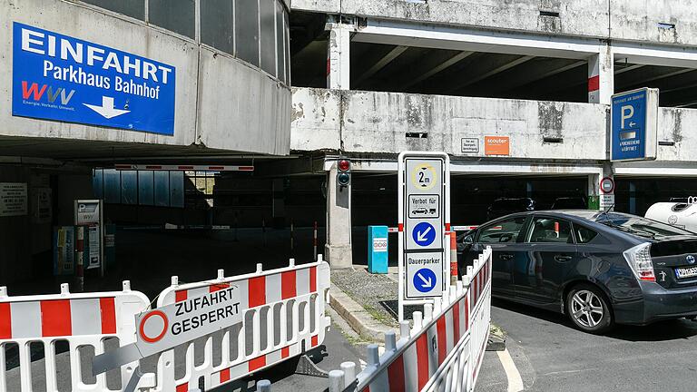 Das Quellenbachparkhaus am Würzburger Hauptbahnhof wurde am Mittwoch geschlossen.