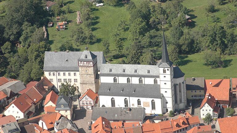 In Bischofsheim wird nur die Stärke der Straßenbeleuchtung reduziert und nicht komplett abgeschaltet. In Bischofsheim wird nur die Stärke der Straßenbeleuchtung reduziert und nicht komplett abgeschaltet.