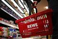 Rewekunden, die das Produkt «Rewe Beste Wahl, Zupfkuchen, 500g, tiefgefroren» gekauft haben, können es im jeweiligen Markt zurückgeben. Der Preis wird erstattet. Foto: picture alliance / dpa       -  Rewekunden, die das Produkt «Rewe Beste Wahl, Zupfkuchen, 500g, tiefgefroren» gekauft haben, können es im jeweiligen Markt zurückgeben. Der Preis wird erstattet.