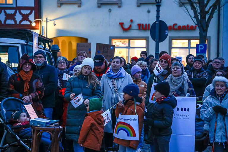 Unter den Teilnehmerinnen und Teilnehmern waren auch viele Familien mit Kindern.