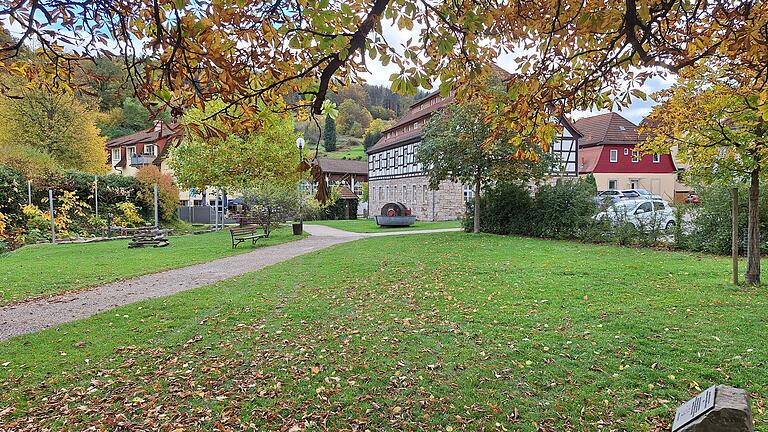 Toilette im Siebener-Park in Bad Brückenau       -  Die CSU im Bad Brückenauer Stadtrat hält eine Toilette im Siebener-Park für notwendig. Andere Mitglieder des Gremiums sehen da weniger Dringlichkeit.