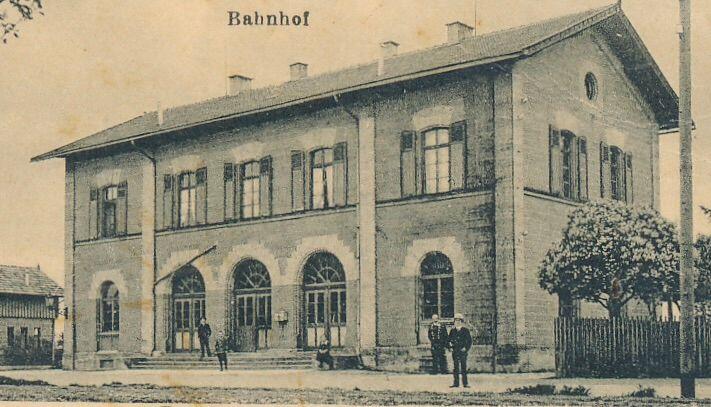 Von Bahnhof im nahegelegenen Geroldshausen – hier auf einer historischen Ansichtskarte – startete die Auswandererfamilie ihre abenteuerliche Reise nach Argentinien.