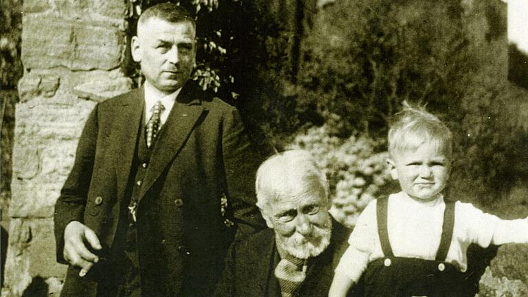 Der Gründer und seine Familie: Johann Emmerich (Mitte) mit seinem Schwiegersohn Ludwig Stahl (links) und dessen Sohn Karl-Ludwig.&nbsp;