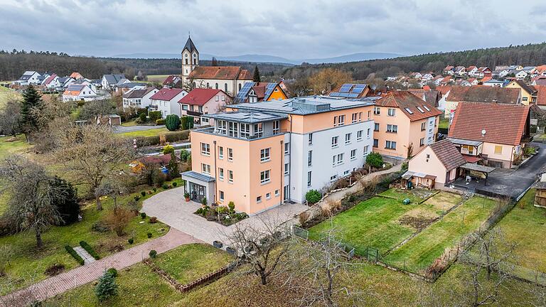 Das 'Haus der Familie' liegt in Windheim, einem Stadtteil von Münnerstadt (Lkr.&nbsp; Bad Kissingen). 52 Senioren leben aktuell dort, damit sind alle Plätze besetzt.