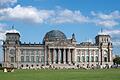 Reichstagsgebäude       -  Die Parteien ringen um einen Termin für Neuwahl des Bundestages. (Archivbild)