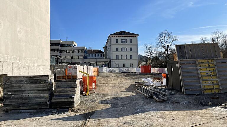In den kommenden Tagen sollen die Erdarbeiten für das Haupthotelgebäude starten. In den kommenden Tagen sollen die Erdarbeiten für das Haupthotelgebäude starten.