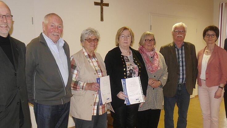 Der VdK Niederwerrn bei den Ehrungen mit dem Vorsitzenden Wolfgang Baer, den Jubilaren Lorenz Wagner, Irmtraud Schmidt, Renate Keller, Elisabeth Haupt, dem Kreisvorsitzenden Winfried Huppmann, Bürgermeisterin Bettina Bärmann sowie Peter Heusinger.