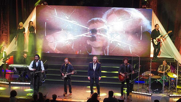 „The Italian Bee Gees“ mit dem Musical „Massachusetts“ begeistern in Bad Kissingen. - „The Italian Bee Gees“ mit dem Musical „Massachusetts“ begeistern in Bad Kissingen. „The Italian Bee Gees“ mit dem Musical „Massachusetts“ begeistern in Bad Kissingen. - „The Italian Bee Gees“ mit dem Musical „Massachusetts“ begeistern in Bad Kissingen.