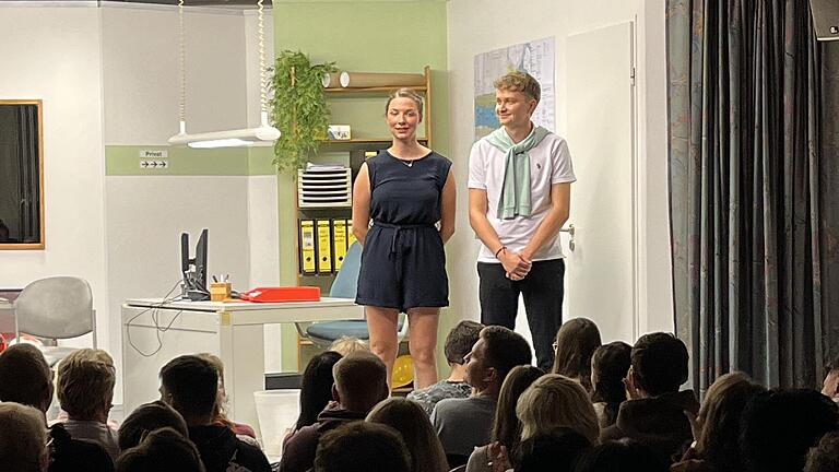Die Neulinge Lorena Ullrich und Frederik Schmitt - Die Neulinge Lorena Ullrich und Frederik Schmitt Die Neulinge Lorena Ullrich und Frederik Schmitt - Die Neulinge Lorena Ullrich und Frederik Schmitt