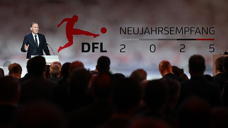 Neujahrsempfang der Deutschen Fußball Liga DFL - DFL-Sprecher Watzke betonte beim Neujahrsempfang in Frankfurt am Main die Harmonie bei der außerordentlichen Mitgliederversammlung zuvor. Neujahrsempfang der Deutschen Fußball Liga DFL - DFL-Sprecher Watzke betonte beim Neujahrsempfang in Frankfurt am Main die Harmonie bei der außerordentlichen Mitgliederversammlung zuvor.
