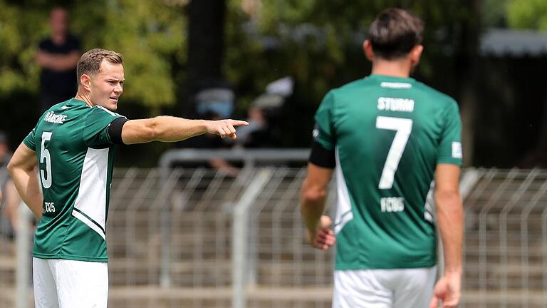 Marc Hänschke (1. FC Schweinfurt 05) gibt Anweisungen. (Archivbild)