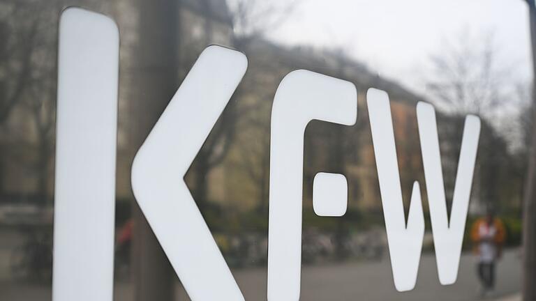 Förderbank KfW befragt alljährlich den Mittelstand       -  Kleine und mittlere Unternehmen haben mit ihren Produkten und Dienstleistungen im vergangenen Jahr weniger Umsatz gemacht.