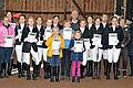16 Reiter feierten die bestandenen Prüfungen für den Basispass und Reitabzeichen.
