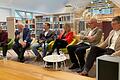 Armin Grein (Zweiter von links) stellte sein Buch über die Freien Wähler in der Stadtbibliothek Marktheidenfeld vor. Auf dem Podium zudem von links Volker Omert, Andreas Herteux, Anna Stolz, Peter Utsch und Thomas Schiebel.