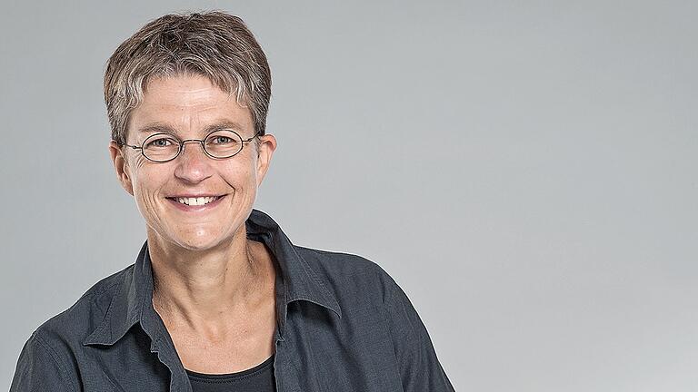 Alice Natter kam trotz Pandemie leider viel zu wenig zum Lesen und braucht nun eilig Bücher und ein neues Küchenradio. Alice Natter kam trotz Pandemie leider viel zu wenig zum Lesen und braucht nun eilig Bücher und ein neues Küchenradio.