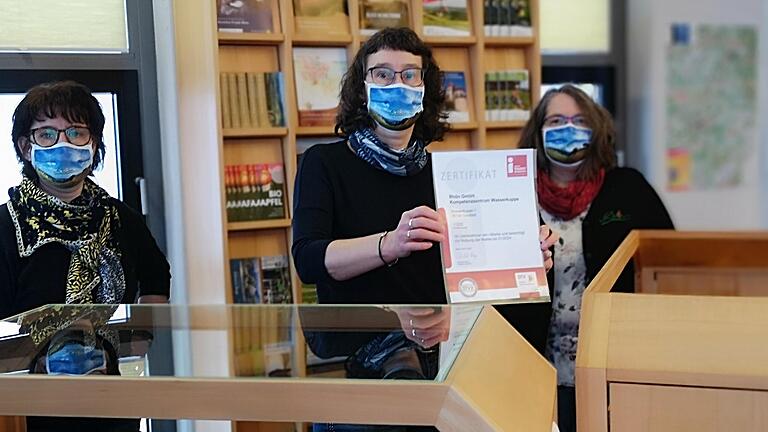 Bereits zum wiederholten Male wurden die Tourist-Informationen der Rhön GmbH mit dem Qualitätssiegel des Deutschen Tourismusverbandes ausgezeichnet. Bereits zum wiederholten Male wurden die Tourist-Informationen der Rhön GmbH mit dem Qualitätssiegel des Deutschen Tourismusverbandes ausgezeichnet.