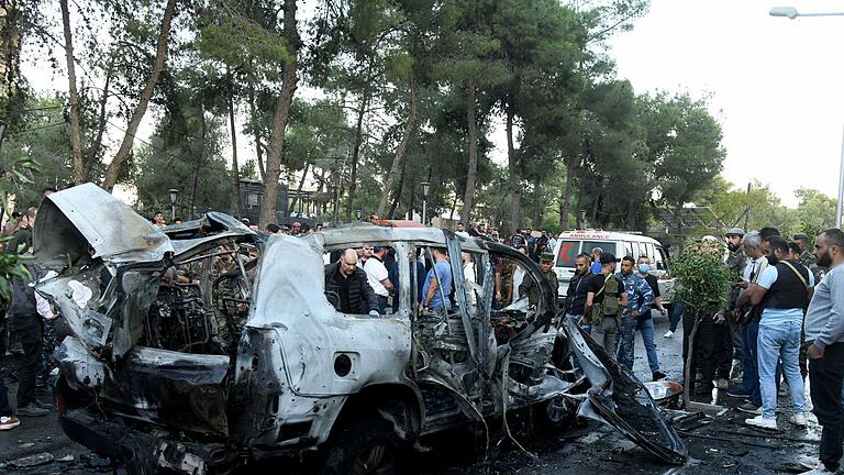 Tote bei israelischem Luftangriff auf Auto in Damaskus       -  Laut Israels Armee wurde der Nachfolger des kürzlich getöteten Finanzchefs der Hisbollah getötet.