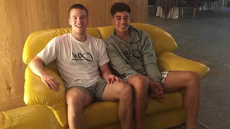 Nils Haßfurther (links) und Joshua Obiesie werden in Braunschweig wegen des Ausfalls von Spielmacher Cameron Wells vermutlich mehr Minuten auf dem Parkett bekommen. Nils Haßfurther (links) und Joshua Obiesie werden in Braunschweig wegen des Ausfalls von Spielmacher Cameron Wells vermutlich mehr Minuten auf dem Parkett bekommen.