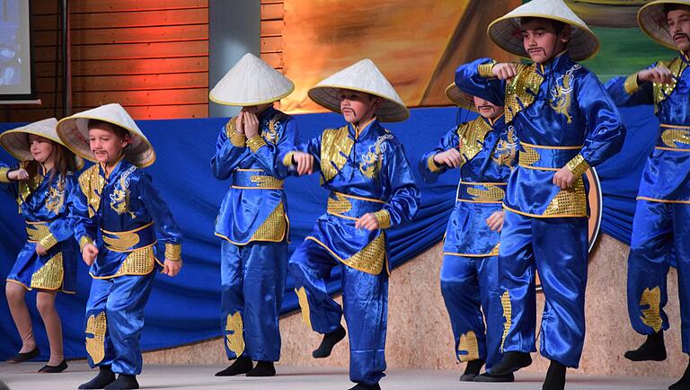 Als Japanese Boys sorgte das Steinfelder Bubenballett für fernöstliches Flair.