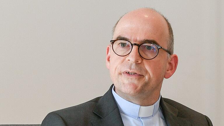 Bischof Jung an die Gläubigen im Kahlgrund: 'Ich und alle Verantwortlichen bedauern sehr, dass es soweit kommen musste, nachdem alle Versuche, eine gütliche Einigung herbeizuführen, gescheitert sind.' Bischof Jung an die Gläubigen im Kahlgrund: 'Ich und alle Verantwortlichen bedauern sehr, dass es soweit kommen musste, nachdem alle Versuche, eine gütliche Einigung herbeizuführen, gescheitert sind.'