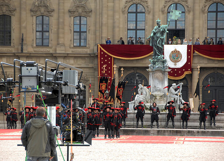 Die Würzburger Residenz 'verkörpert' den Pariser Louvre im Film.