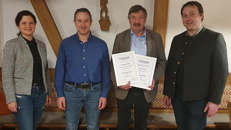 Auszeichnung für Lothar Ehehalt aus Roden (Zweiter von rechts). Es gratulieren&nbsp;(von links) Eva Espert (RZV Franken), Klaus Förster (AELF Kitzingen-Würzburg) und Karlheinz Gayer (RZV Franken).