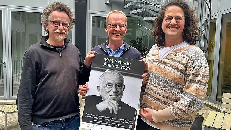'Jehuda Amichai hat eine große Sause verdient', sagen die drei Organisatoren des Programms zum 100. Geburtstag des in Würzburg geborenen Dichters, (von links nach rechts) Daniel Osthoff, Burkhard Hose und Yona-Dvir Shalem.