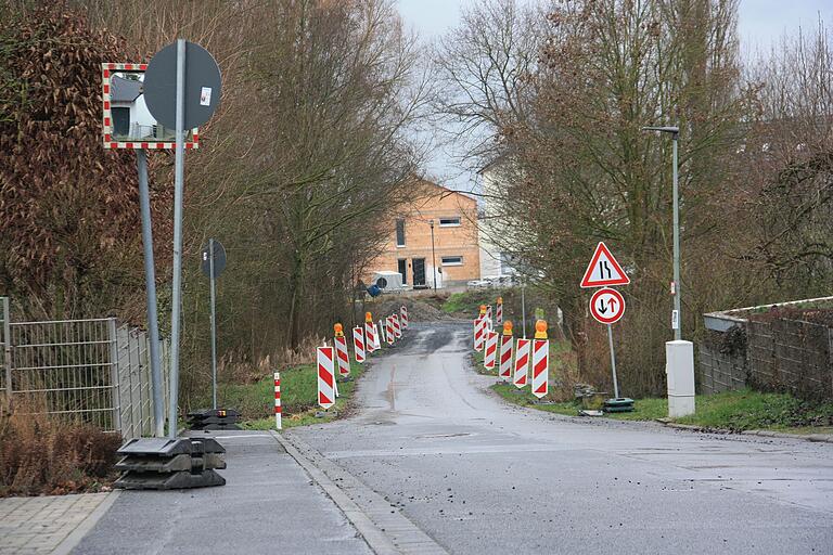 Der Seeweg bleibt als Behelfszufahrt zum Baugebiet 'Am Nützelbach II' geöffnet, bis die Bauarbeiten an der Keltenstraße fortgesetzt werden.