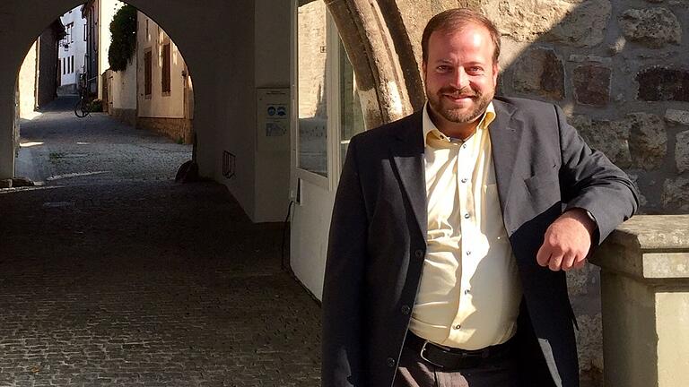 Steffen Malzer, Bürgermeister von Ostheim, will nächstes Jahr bei den Kommunalwahlen erneut seinen Hut in den Ring werfen. Steffen Malzer, Bürgermeister von Ostheim, will nächstes Jahr bei den Kommunalwahlen erneut seinen Hut in den Ring werfen.
