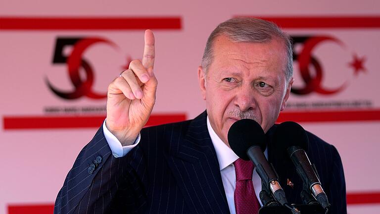 50. Jahrestag der Invasion Zyperns       -  Keine vereinte Insel - Erdogan will Zwei-Staaten-Lösung auf Zypern