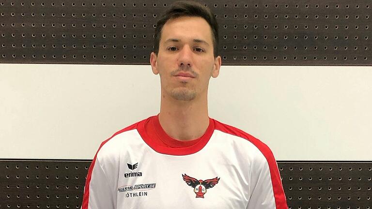 Nikola Egić sicherte dem HSC Bad Neustadt mit einem Freiwurf in letzter Sekunde im Oberliga-Heimspiel gegen den TV Marktsteft einen glücklichen Punkt. Nikola Egić sicherte dem HSC Bad Neustadt mit einem Freiwurf in letzter Sekunde im Oberliga-Heimspiel gegen den TV Marktsteft einen glücklichen Punkt.