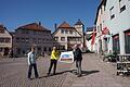 Sie stellten die digitale Bischofsheimer Stadtrallye vor: (von links)  Andrea Schmitt, Geschäftsführer Markus Seibel und  Bürgermeister Georg Seiffert. Foto: Marion Eckert       -  Sie stellten die digitale Bischofsheimer Stadtrallye vor: (von links)  Andrea Schmitt, Geschäftsführer Markus Seibel und  Bürgermeister Georg Seiffert. Foto: Marion Eckert