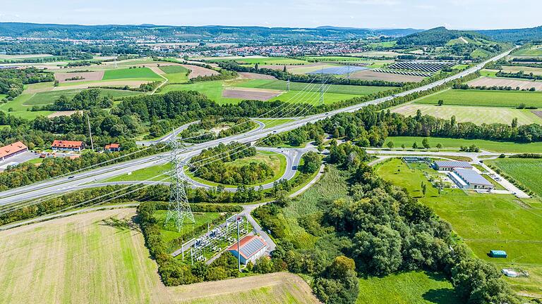 Rund um den Verkehrsknotenpunkt im Landkreis Haßberge, der Autobahnanschlussstelle Knetzgau auf die A 70, wird aktuell gebaut. Kürzlich wird die Auffahrt in Richtung Bamberg gesperrt. Rund um den Verkehrsknotenpunkt im Landkreis Haßberge, der Autobahnanschlussstelle Knetzgau auf die A 70, wird aktuell gebaut. Kürzlich wird die Auffahrt in Richtung Bamberg gesperrt.