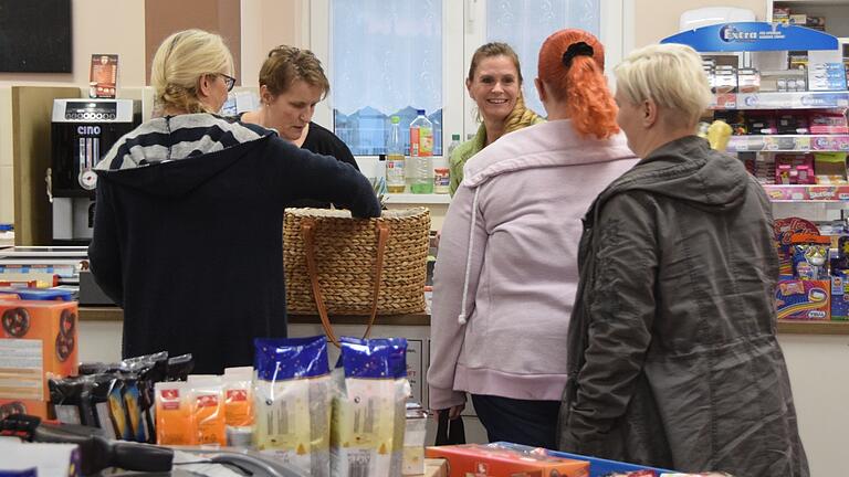 „Beim Einkaufen die Neuigkeiten aus dem Dorf austauschen“, das hält Werner Palancares,&nbsp;Dorfladenbetreiber in Willmars, essentiell für eine intakte Gemeinschaft. Doch das Angebot werde viel zu wenig angenommen, klagt er.