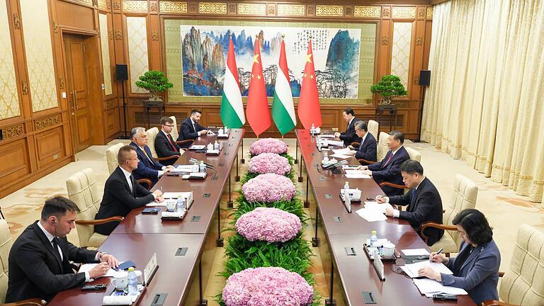 Ungarns Ministerpräsident Orban besucht China       -  China gilt wegen seines Einflusses auf Russland als wichtiges Land in der Lösung des Ukraine-Krieges.