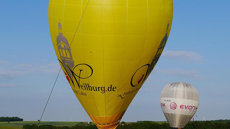 Ballonfahrer und Fallschrimspringer aus ganz Deutschland trafen sich in Oberhausen zum 2. Fränkischen Paraballooning.