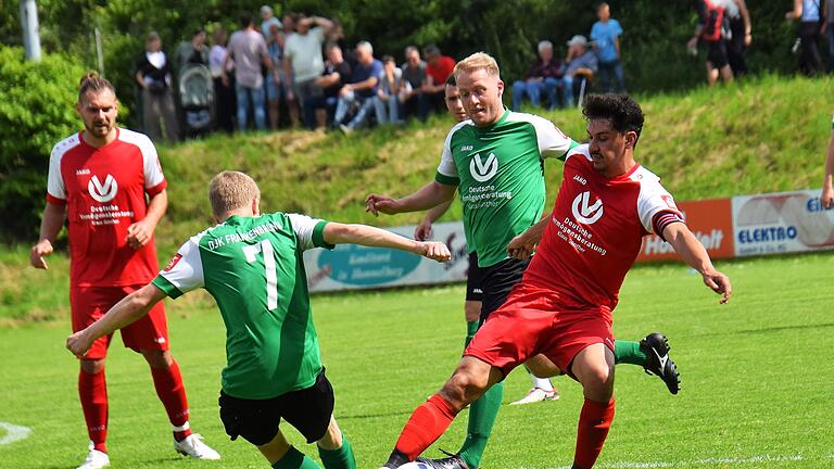 Der TSV Oberthulba gewinnt das Derby gegen die SG Frankenbrunn       -  Der TSV Oberthulba gewinnt vor über 1000 Fans in Hammelburg das Derby gegen die SG Frankenbrunn und bleibt Kreisklassist.