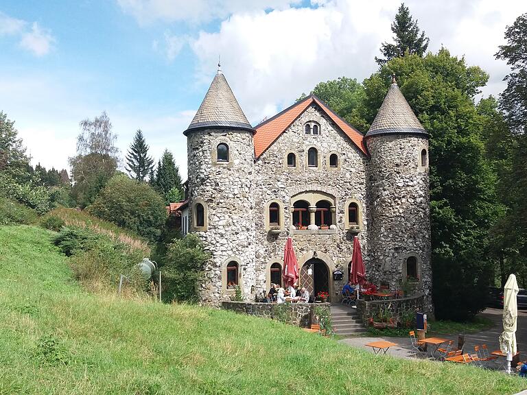 Das märchenhafte Jagdschloss Holzberghof.