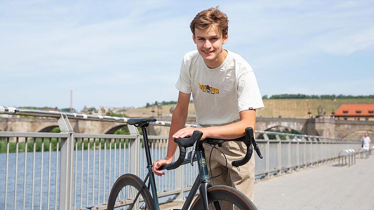 Noah Glasstetter am Main in Würzburg. Noah Glasstetter am Main in Würzburg. 