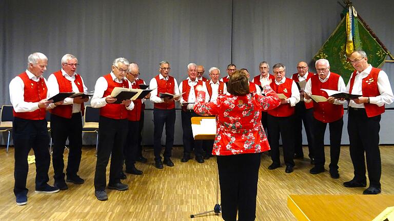 Der Männerchor begeisterte mit seinem Auftritt.