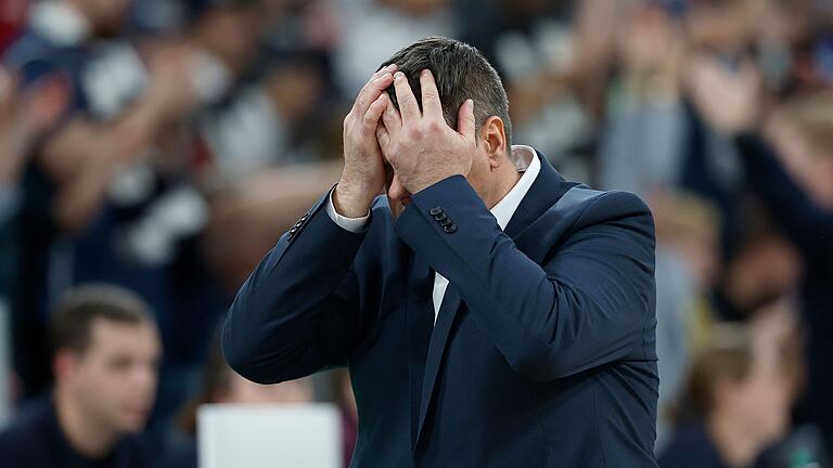 Manchmal kann der Baskets-Headcoach Sasa Filipovski das Spiel seiner Mannschaft kaum ansehen. Manchmal kann der Baskets-Headcoach Sasa Filipovski das Spiel seiner Mannschaft kaum ansehen.
