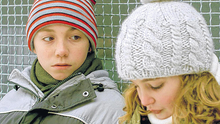 Nach dem Selbstmord einer Lehrerin: Der Film &bdquo;Monsieur Lazhar&ldquo;, der im vhs-Filmforum läuft, erzählt wie die Sechstklässler einer kanadischen Schule damit und mit ihrem neuen Klassenleiter, einem algerischen Asylanten, klarkommen.