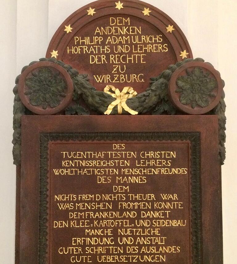 Auf der Gedenktafel in der Peterkirche wird Philipp Adam Ulrich als wohltätigster Menschenfreund bezeichnet. Auf der Gedenktafel in der Peterkirche wird Philipp Adam Ulrich als wohltätigster Menschenfreund bezeichnet.