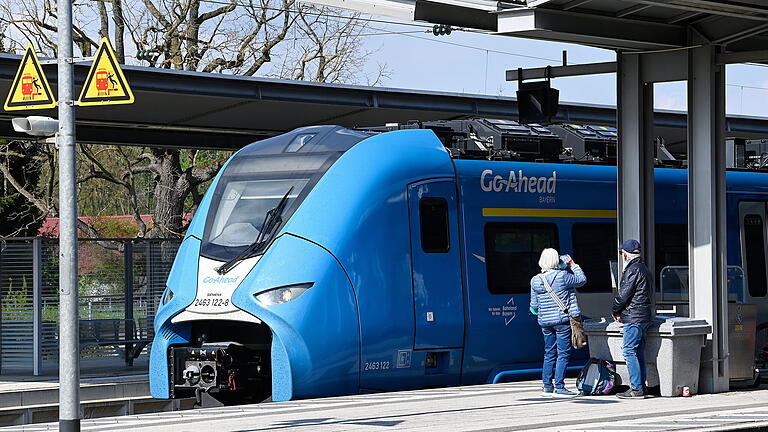 Go-Ahead Günzburg.jpeg       -  Die ÖBB-Personenverkehr AG übernimmt dabei die Go-Ahead Verkehrsgesellschaft Deutschland GmbH, die weiterhin als eigenständige Gesellschaft operieren wird.