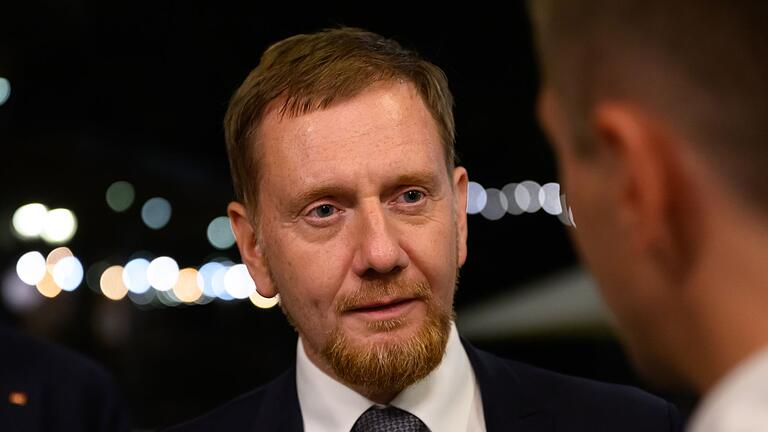 Wahlkampf-Veranstaltung der sächsischen CDU - Die CDU mit Ministerpräsident Kretschmann kann bei der Wahl damit rechnen, stärkste Kraft zu werden. (Archivfoto) Wahlkampf-Veranstaltung der sächsischen CDU - Die CDU mit Ministerpräsident Kretschmann kann bei der Wahl damit rechnen, stärkste Kraft zu werden. (Archivfoto)